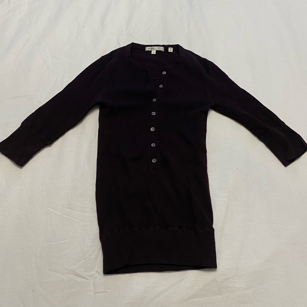 Vince | Stylish Ribbed Knit Top - Picture 2 of 6